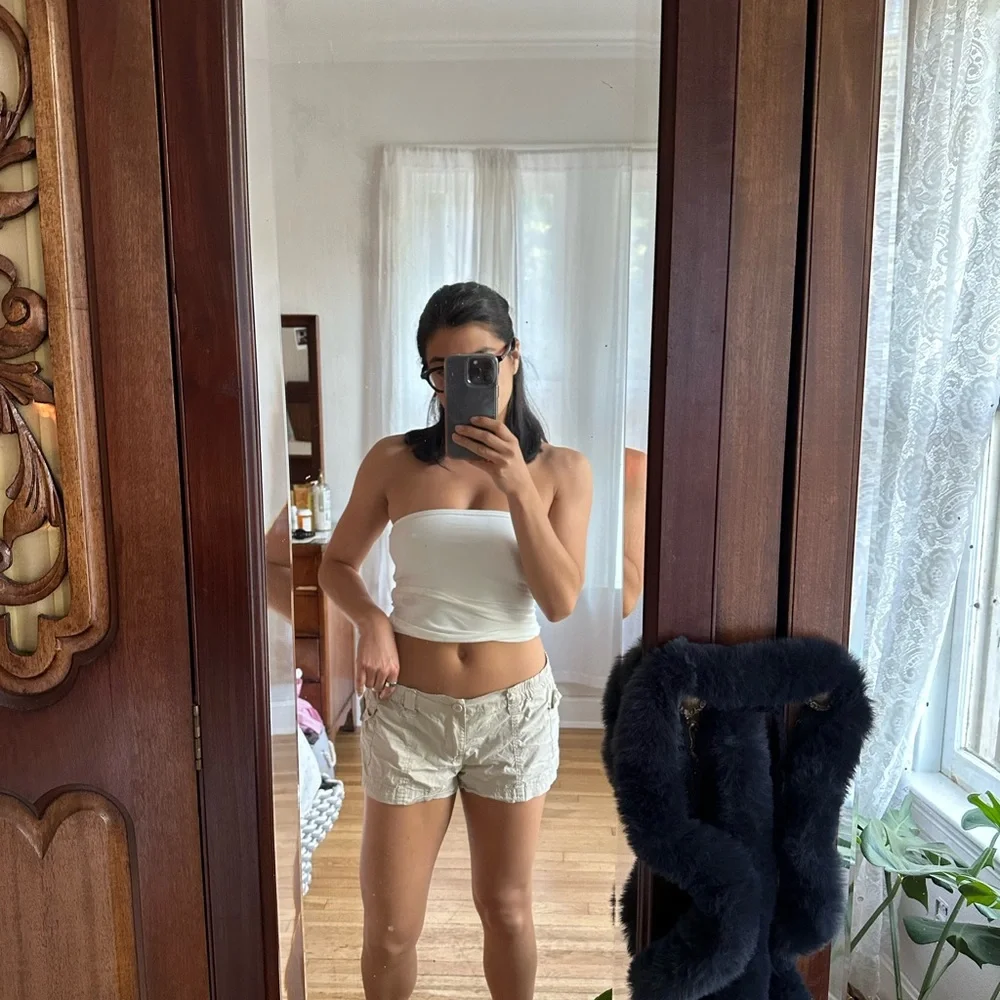 PacSun Women's Tan Cargo Shorts - Picture 3 of 4